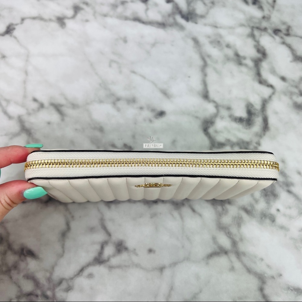 Coach Accordion Zip Wallet With Linear Quilting In Chalk - Picture 3 of 6